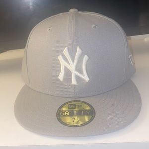 7 1/4 Grey MLB Yankee Fitted